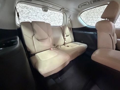 Used 2019 Nissan Armada Platinum w/ Captain's Chairs Package RWD image 11