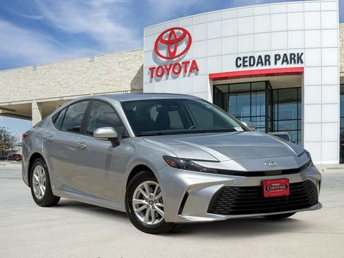 Used 2025 Toyota Camry LE FWD image 1