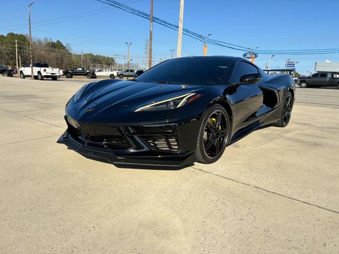 Used 2021 Chevrolet Corvette Stingray Coupe w/ 1LT RWD image 2