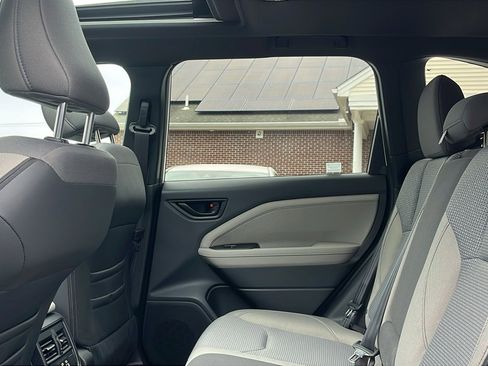 Certified 2025 Subaru Forester Premium image 21