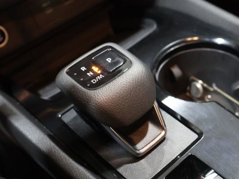 Used 2022 Nissan Rogue SV image 29