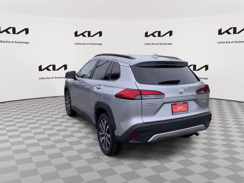 Used 2024 Toyota Corolla Cross XLE w/ Convenience Package image 6