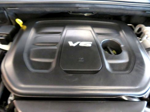 Used 2017 Jeep Grand Cherokee Laredo image 47