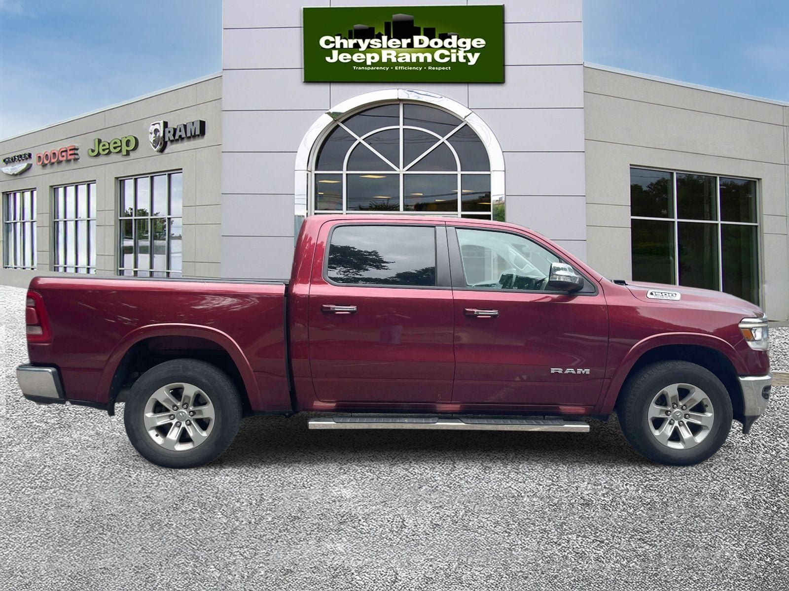 Used 2022 RAM 1500 Laramie AWD/4WD image 5