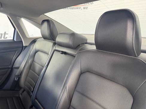 Used 2024 Volkswagen Jetta SE FWD image 11