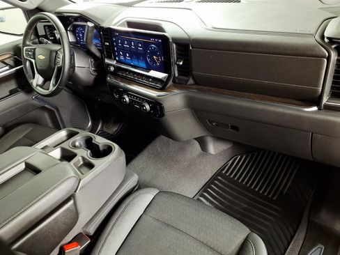 Used 2023 Chevrolet Silverado 1500 LT AWD/4WD image 13