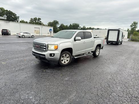 Used 2017 GMC Canyon SLE w/ SLE Convenience Package AWD/4WD image 2