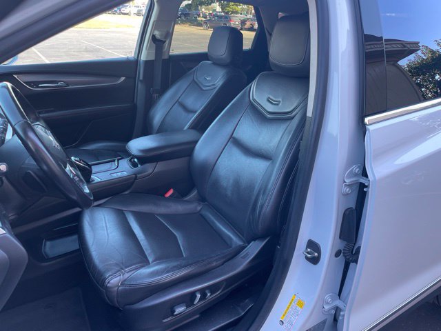 Used 2018 Cadillac XT5 Luxury w/ Driver Awareness Package AWD/4WD image 22