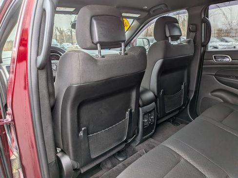 Used 2018 Jeep Grand Cherokee Laredo image 15