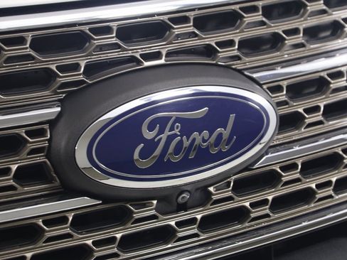 Used 2022 Ford Explorer King Ranch w/ Premium Technology Package image 18