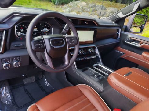 Used 2025 GMC Sierra 3500 Denali Ultimate image 24