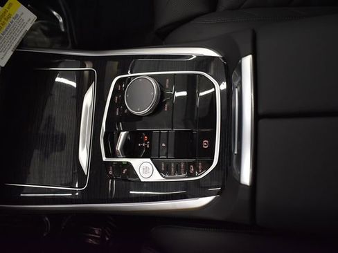 New 2026 BMW X5 M60i w/ Climate Comfort Package image 29