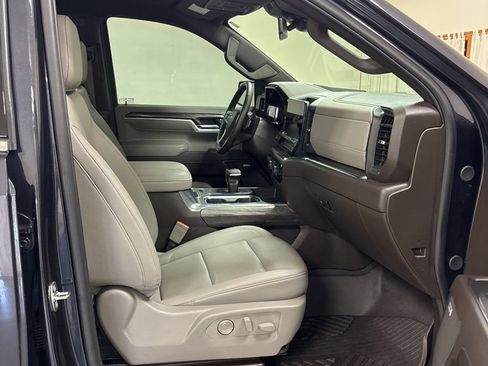 Used 2024 Chevrolet Silverado 1500 LTZ AWD/4WD image 22