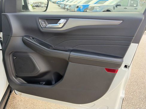 Used 2023 Ford Escape Active w/ Tech Pack #2 image 9