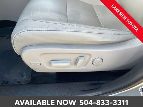 Used 2017 Toyota Highlander XLE image 32