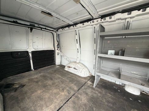 Used 2019 Chevrolet Express 3500 w/ Driver Convenience Package RWD image 12