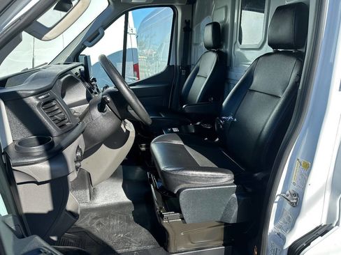 Used 2020 Ford Transit 250 Medium Roof AWD image 23