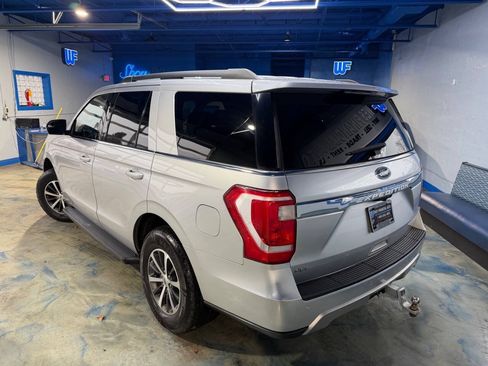 Used 2018 Ford Expedition XLT AWD/4WD image 3