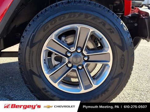 Used 2021 Jeep Wrangler Unlimited Sahara AWD/4WD image 10