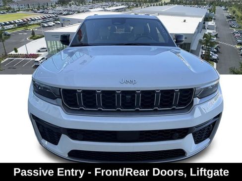 New 2026 Jeep Grand Cherokee L Limited w/ Luxury Tech Group II AWD/4WD image 8