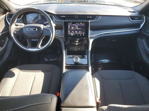 Certified 2025 Jeep Grand Cherokee L Laredo w/ Trailer Tow Package image 19