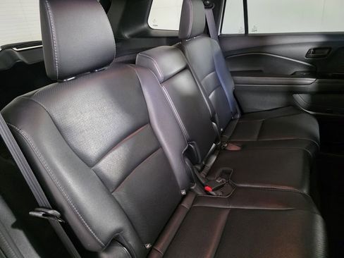 Used 2023 Honda Passport EX-L image 32