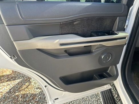 Used 2019 Ford Expedition Limited w/ Driver Assistance Package image 19
