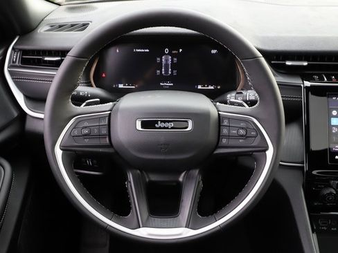 New 2025 Jeep Grand Cherokee 4WD image 21