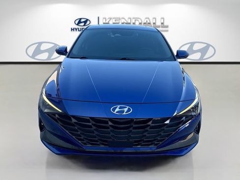 Used 2023 Hyundai Elantra Limited FWD image 2
