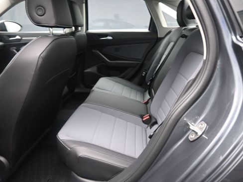 Used 2025 Volkswagen Jetta SE image 22