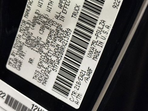 Used 2024 Toyota Tundra Limited image 28