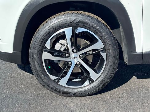 Used 2024 Chevrolet Trax RS w/ Driver Confidence Package image 11