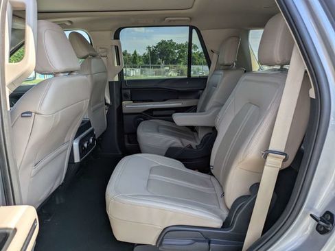 Used 2024 Ford Expedition Limited RWD image 17