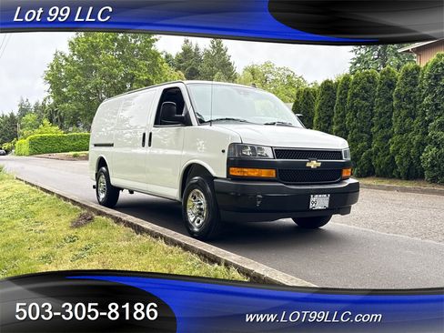 Used 2019 Chevrolet Express 3500 w/ Driver Convenience Package image 12