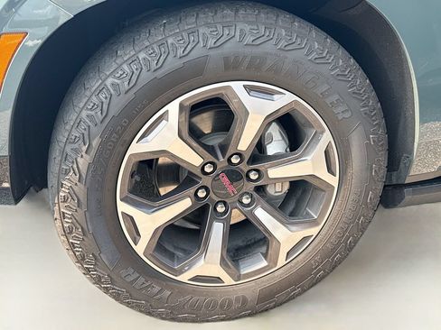 Used 2025 GMC Yukon XL AT4 Ultimate w/ LPO, Floor Liner Package AWD/4WD image 29