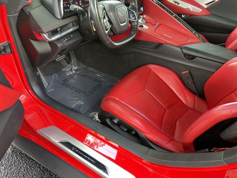 Used 2020 Chevrolet Corvette Stingray Preferred Cpe w/ 2LT Preferred Equipment Group RWD image 16