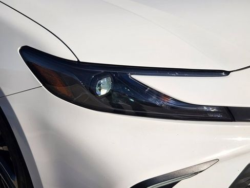 Used 2025 Toyota Camry XLE image 9