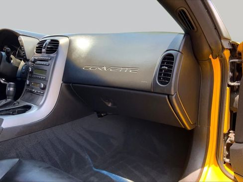 Used 2006 Chevrolet Corvette Coupe RWD image 14
