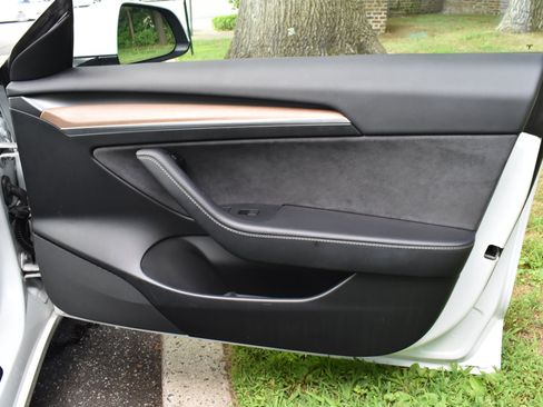 Used 2023 Tesla Model 3 Standard Range RWD image 26