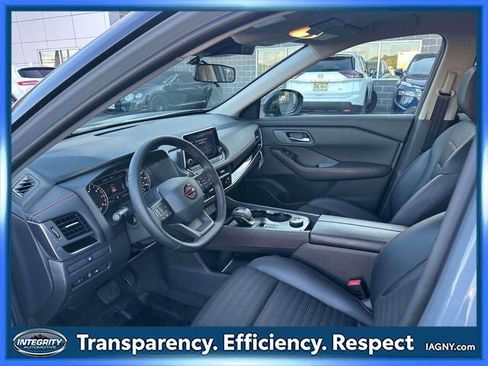 Used 2025 Nissan Rogue SV image 15