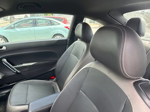 Used 2015 Volkswagen Beetle 1.8T FWD image 3