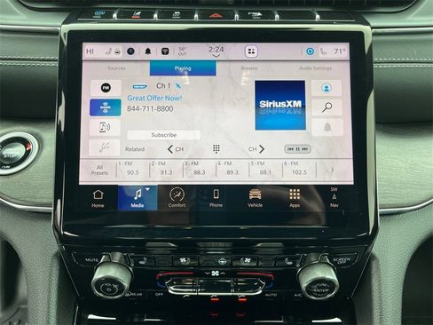 Used 2024 Jeep Grand Cherokee Overland w/ Luxury Tech Group IV image 19