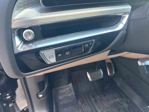 Certified 2025 Cadillac Lyriq Luxury image 18