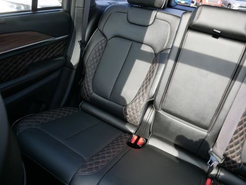 Used 2023 Jeep Grand Cherokee Summit w/ Adv Protech Group IV AWD/4WD image 12