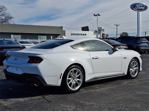 Used 2025 Ford Mustang GT Premium image 6