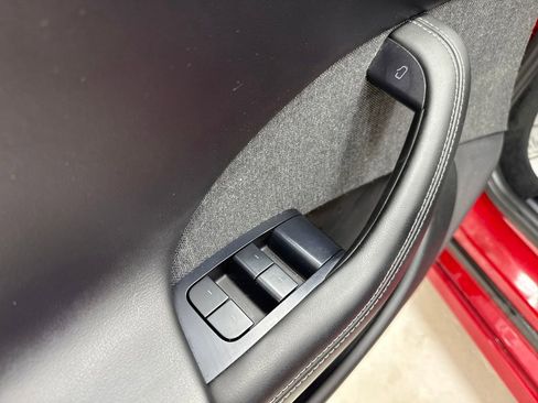 Used 2021 Tesla Model S Plaid image 17