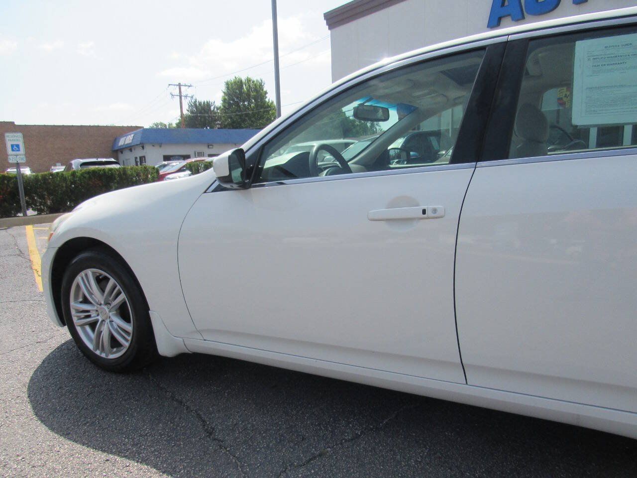 Used 2011 INFINITI G37 x Sedan w/ Premium Pkg AWD/4WD image 10