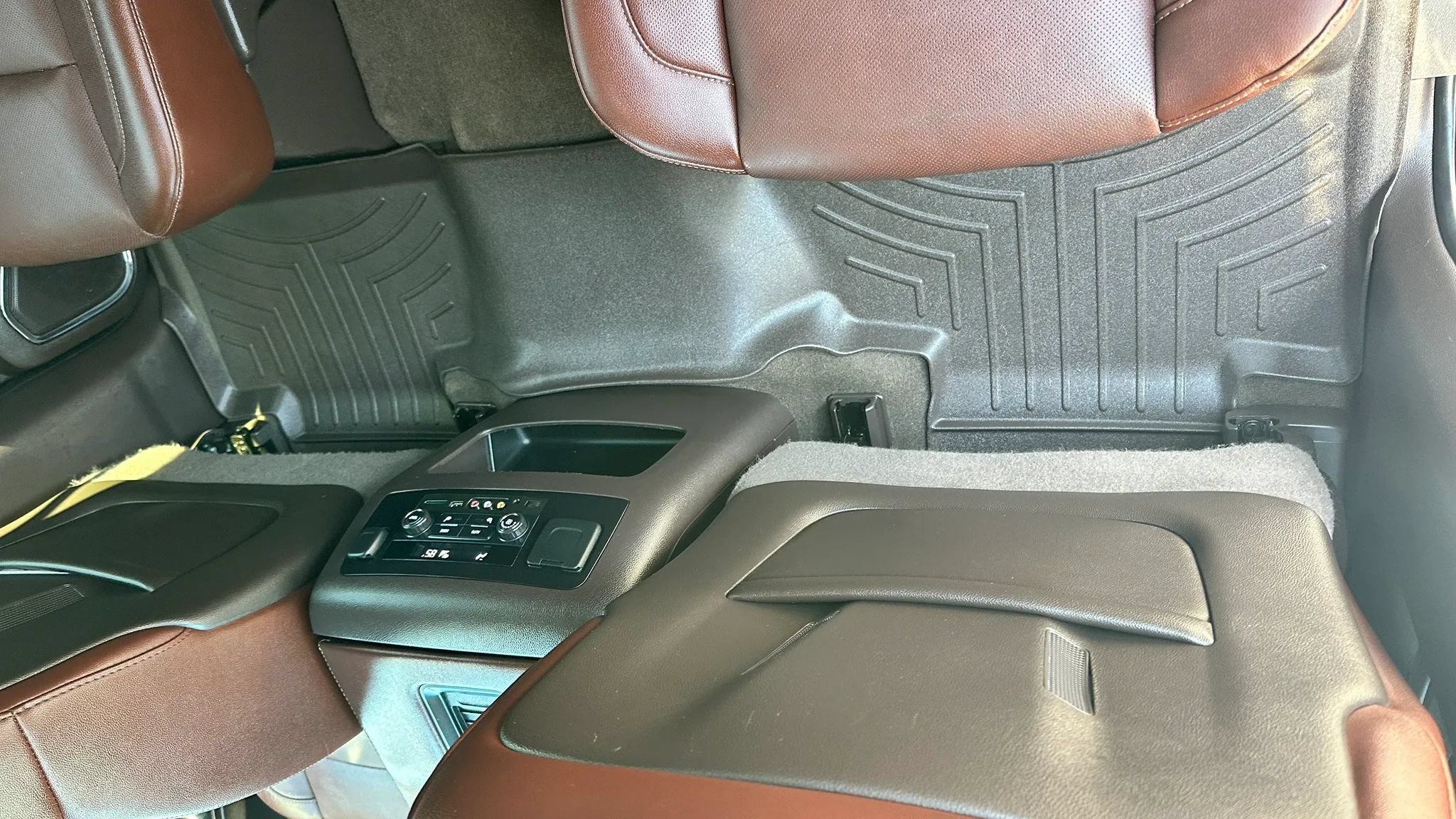 Used 2016 Chevrolet Suburban LTZ AWD/4WD image 18