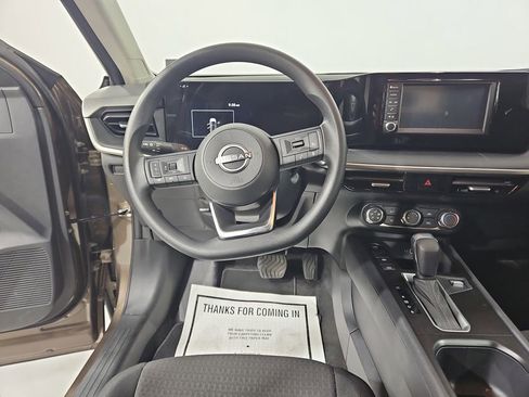 Certified 2025 Nissan Kicks S image 15