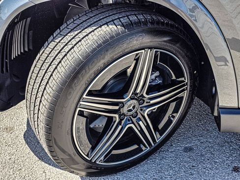 New 2026 Mercedes-Benz GLE 450 4MATIC image 10